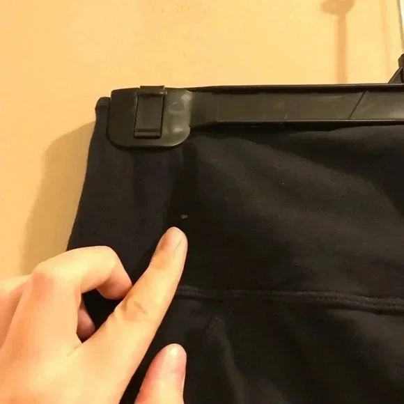 Athleta Capri Criss Cross Chaturanga Leggings - Picture 9 of 11